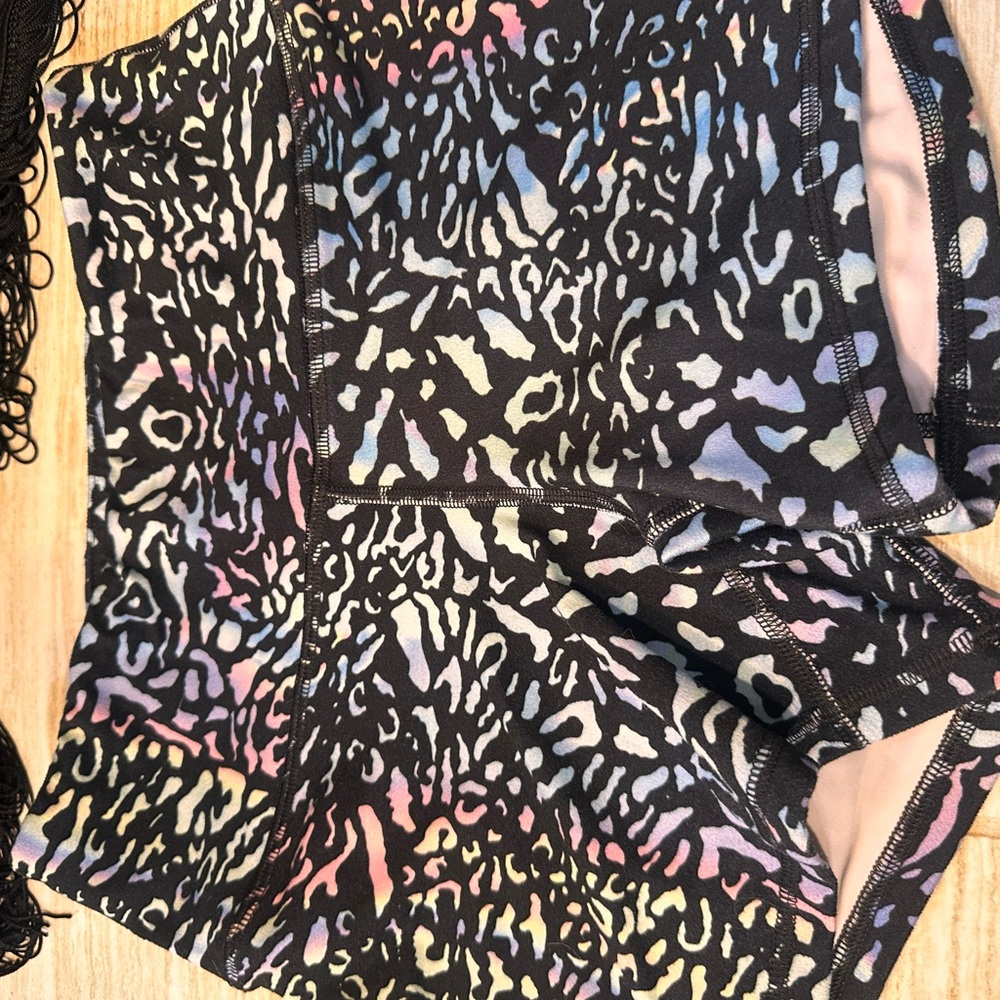 Women's FLEO workout shorts.
Size Small - Picture 11 of 11